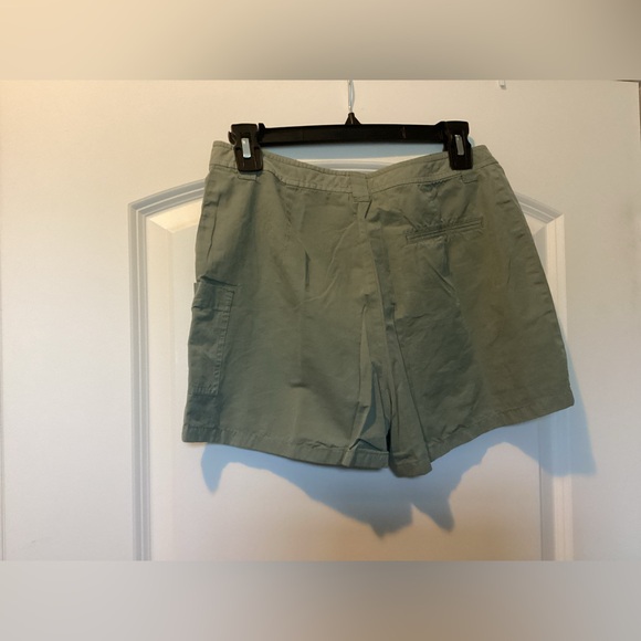 Cargo Shorts - Picture 2 of 3